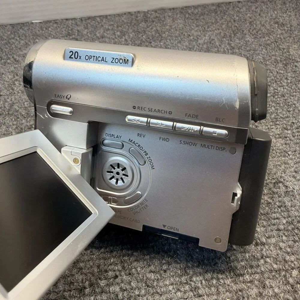 Vintage Samsung SC-D353 MiniDV Digital Camcorder Silver 20x Zoom Untested As-Is